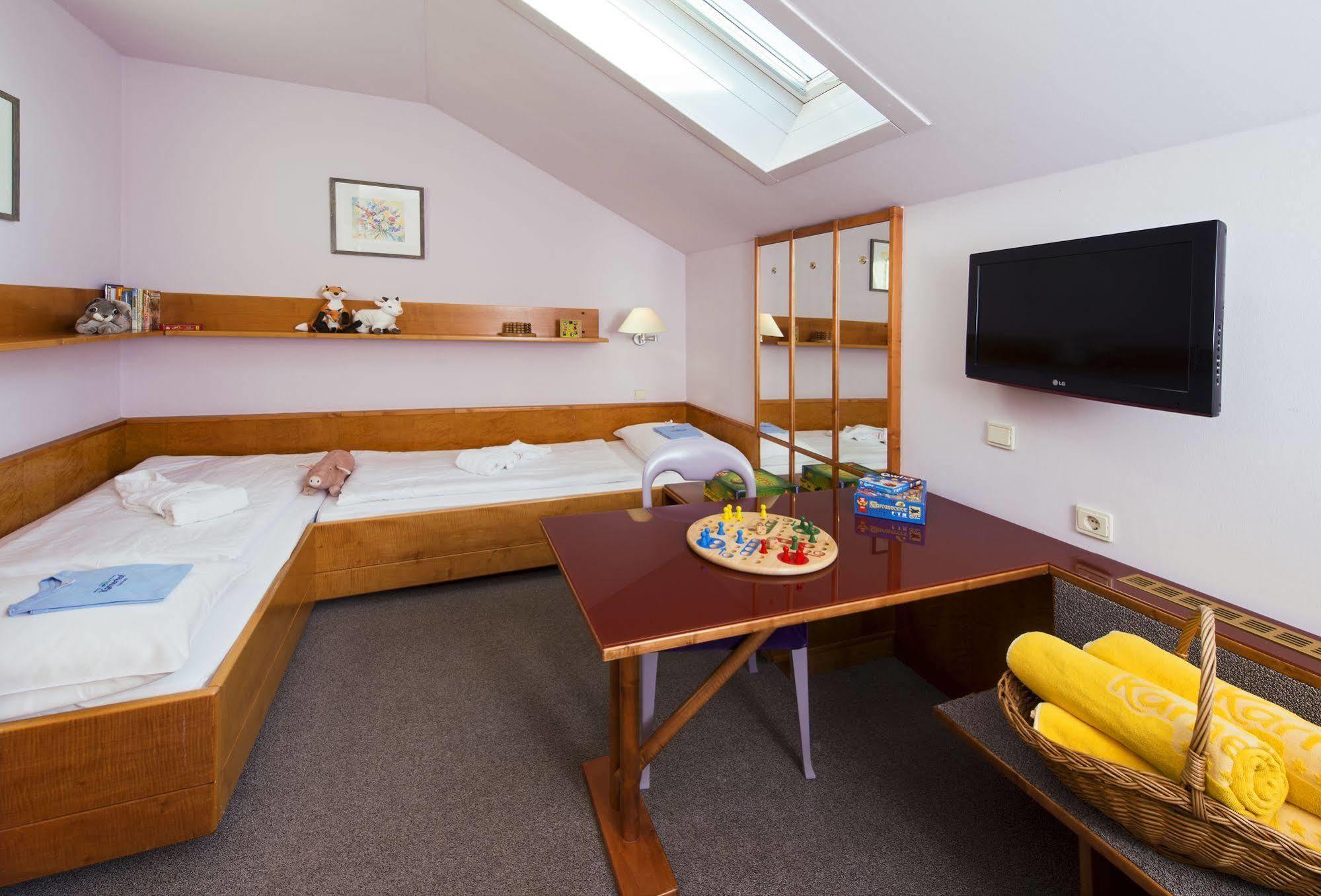 Hotel Karnerhof 빌라흐 외부 사진